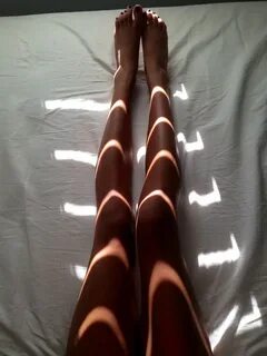 tanned legs - image #3182601 au Favim.com