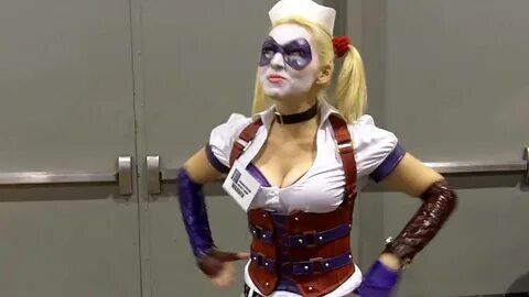 Sexy Harley Quinn Costume at Comic-Con 2010 - YouTube