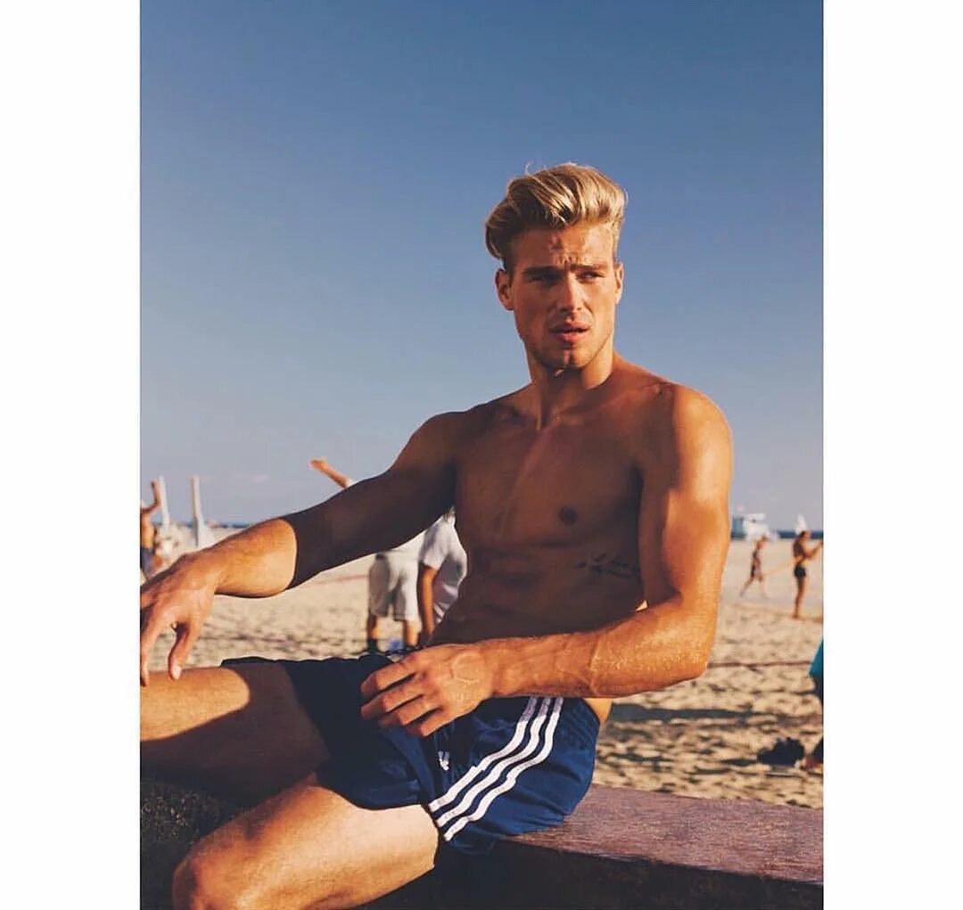 Matthew Noszka på Instagram: "Back on the west coast 🙌 🏽 🌴 ☀ Shooti...