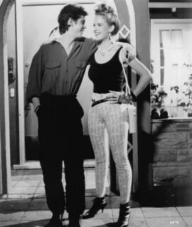 Kelly Preston & C. Thomas Howell in (Secret Admirer 1985) Da