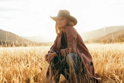 Yellowstone TV: 5 Greatest Beth Dutton Outfits from First 3 