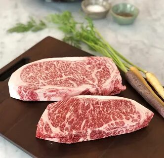 A5 Wagyu & American Wagyu Striploin 🍽 Which do you prefer? h