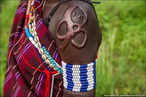 С автоматом по жизни. Племя мурси в Эфиопии. - TERRANOVA2017