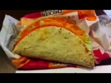 Doritos Locos Taco vs Cheesy Gordita Crunch - YouTube