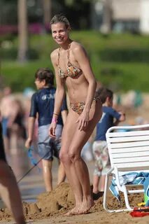 Brooke Burns in Bikini spotted on the Beach in Maui (27.12.2