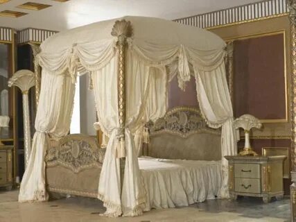 46 Captivating Gothic Canopy Bed Curtain Design Ideas With V
