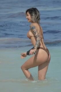 DJ Ashba and His Sexy Wife Nathalia Enjoy the Sunshine in Tu