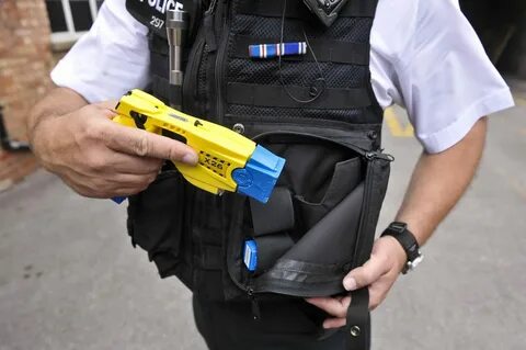 Tasers for all police patrolling frontline favoured by 90% o
