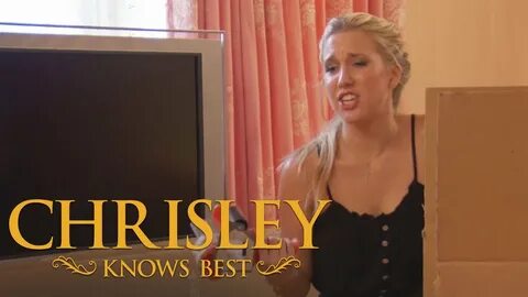 Chrisley Knows Best 'Julie Preps Savannah for a Pageant' fro