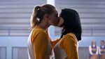 Lili Reinhart & Camila Mendes Lesbo Kiss - Scandalplanet xHa