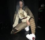 The Trademarks of Billie Eilish Style: Get the Look!! - Styl