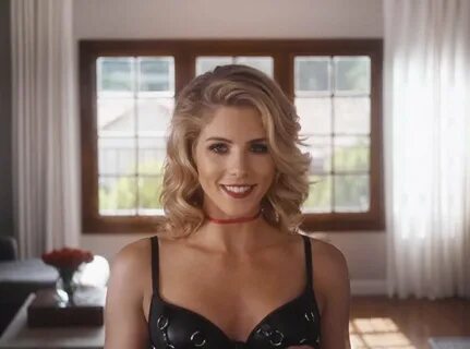 Picture of Emily Bett Rickards
