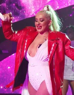 CHRISTINA AGUILERA Performs on New Year’s Eve at Zappos Thea