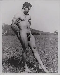 Vintage Muscle Men: Splendor (and other things) in the Grass