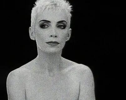 Pin by Gail Bee on Stars in My Eyes Annie lennox, Martina mc