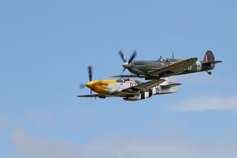 File:Supermarine Spitfire MkIIa & North American P-51 Mustan