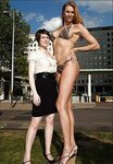 Tall Lesbian Giant :: diluceinluce.eu