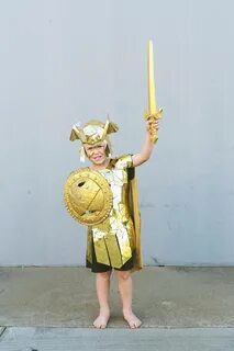 DIY GREEK GOD FAMILY COSTUME - Tell Love and Party