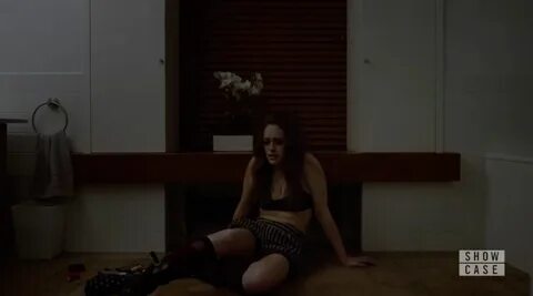 The short striped Darlene (Carly Chaikin) in Mr. Robot Spote