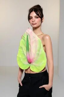 Emily Ratajkowski - Loewe Show at Paris Fashion Week 03/03/2023 * CelebMafia
