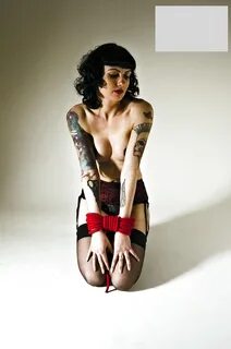 Sexy goth model Debz - Photo #14