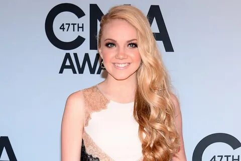 Danielle Bradbery Can't Believe She Has a Wikipedia Page