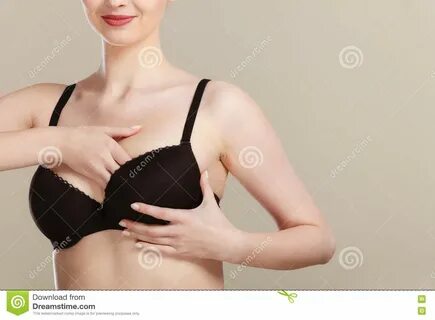 how to wear a bra off from a gilr - byhershop.com.