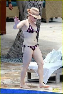 Megan Hilty: Bikini Cuddling in Hawaii!: Photo 2881756 Bikin