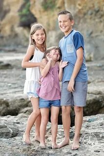 Stroebel Family - Laguna Beach Family Portrait Session - Mic