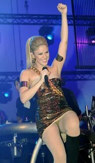 Shakira - More Free Pictures