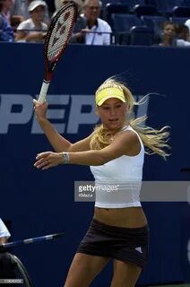 Anna Kournikova in 2003 Anna kournikova, Tennis players fema