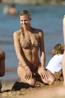 Brooke Burns in Bikini spotted on the Beach in Maui (27.12.2