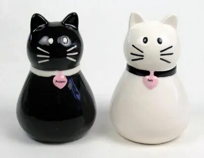 Adorable Black & White Tuxedo Kitty Ceramic Cat Salt & Peppe