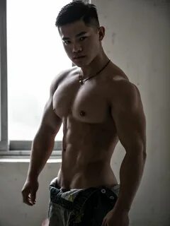 Body Style 01 - Chàng gymer ngực, đùi, mông siêu khủng