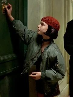 🤍 on Twitter: "Mathilda's outfits in Léon the Professional. 