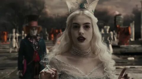 Stills - Alice in Wonderland