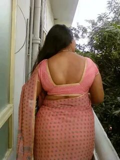 Bhakiyam house wife standing views frend-back-hair look HIDD