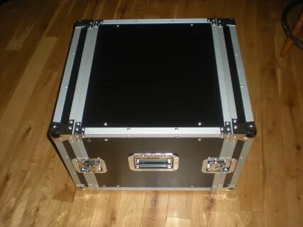 Саксофон LARGE RACK FLIGHT TRAVEL CASE BOX, SPEAKER-AMP 24 X