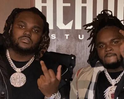 Tee Grizzley gives his twin brother Baby Grizzley $150,000 &