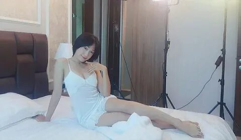 Model Gravure Lola Zieta Mengaku Panseksual - Laman 3 dari 3