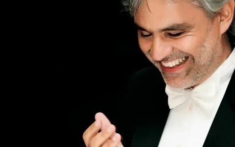 Colosseo di Roma, Andrea Bocelli show: l'artista caduto da c