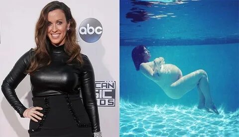 Alanis Morissette acaba de compartir una foto de embarazo de