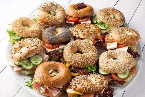 Bagel - Raucherlachs Bagel Mit Zitrone Und Wilden Krautern R