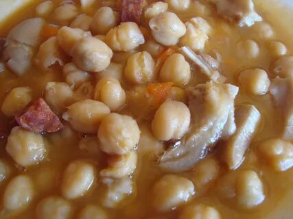 File:Garbanzos cocidos con oreja de cerdo.jpg - Wikimedia Co