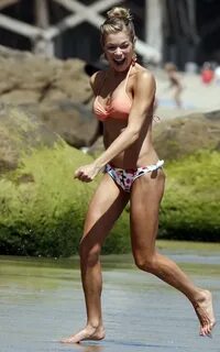 Bikini Celebrities: Pictures of LeAnn Rimes continuing her b