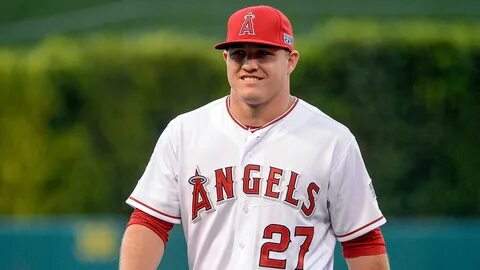 Mike Trout engaged after high-flying proposal