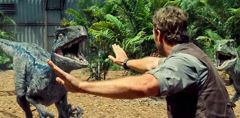Zookeepers are recreating Chris Pratt's 'Jurassic World' pos