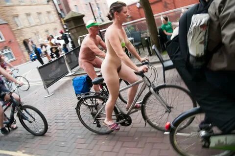 xhplanet9.com Girls of the Manchester WNBR (world naked bike ride) - 175 P.