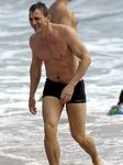 Daniel Craig hits the beach