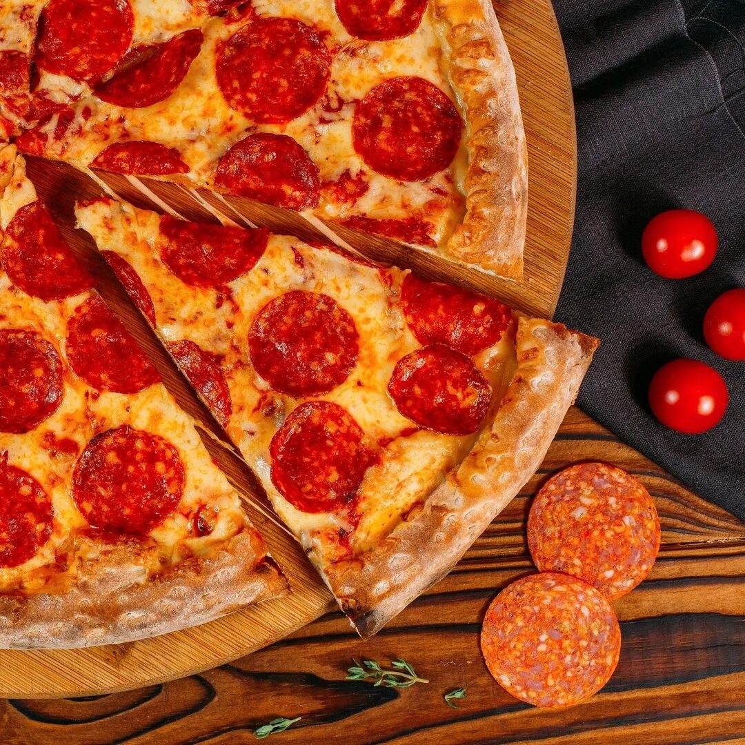 я хочу половину от четырех пицц пепперони хорошая пицца отличная фото 97